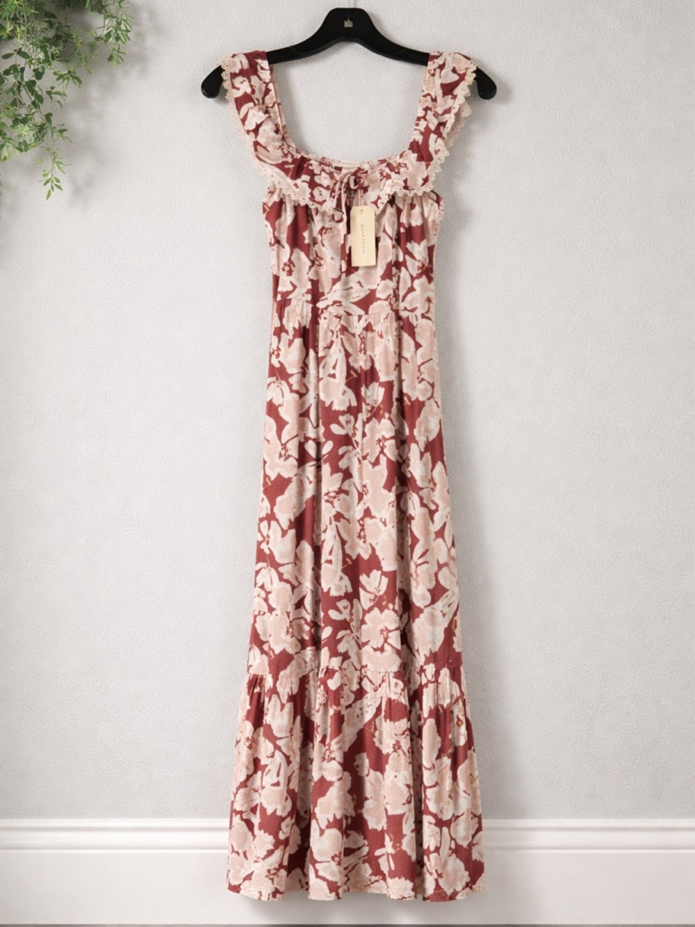 Monte’s Los Angeles Floral Maxi Dress Womens Small Boho Ruffle Neck Cottagecore